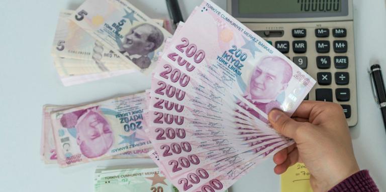 Турската лира достигна ново историческо дъно